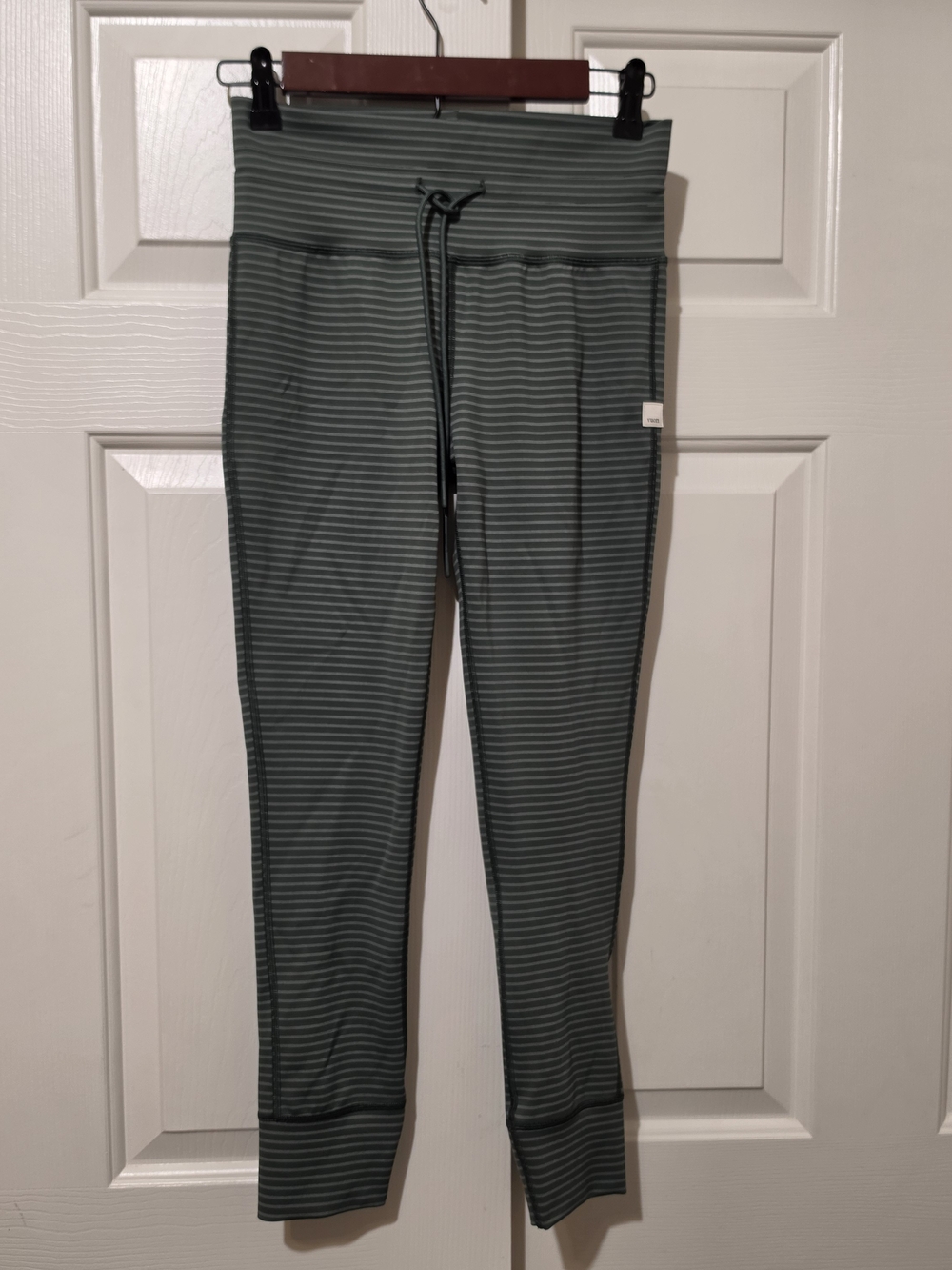 Vuori Daily Legging Women’s M Aspen Stripe High Rise Drawstring Activewear Crop